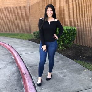 Meet your Posher, Gabriela